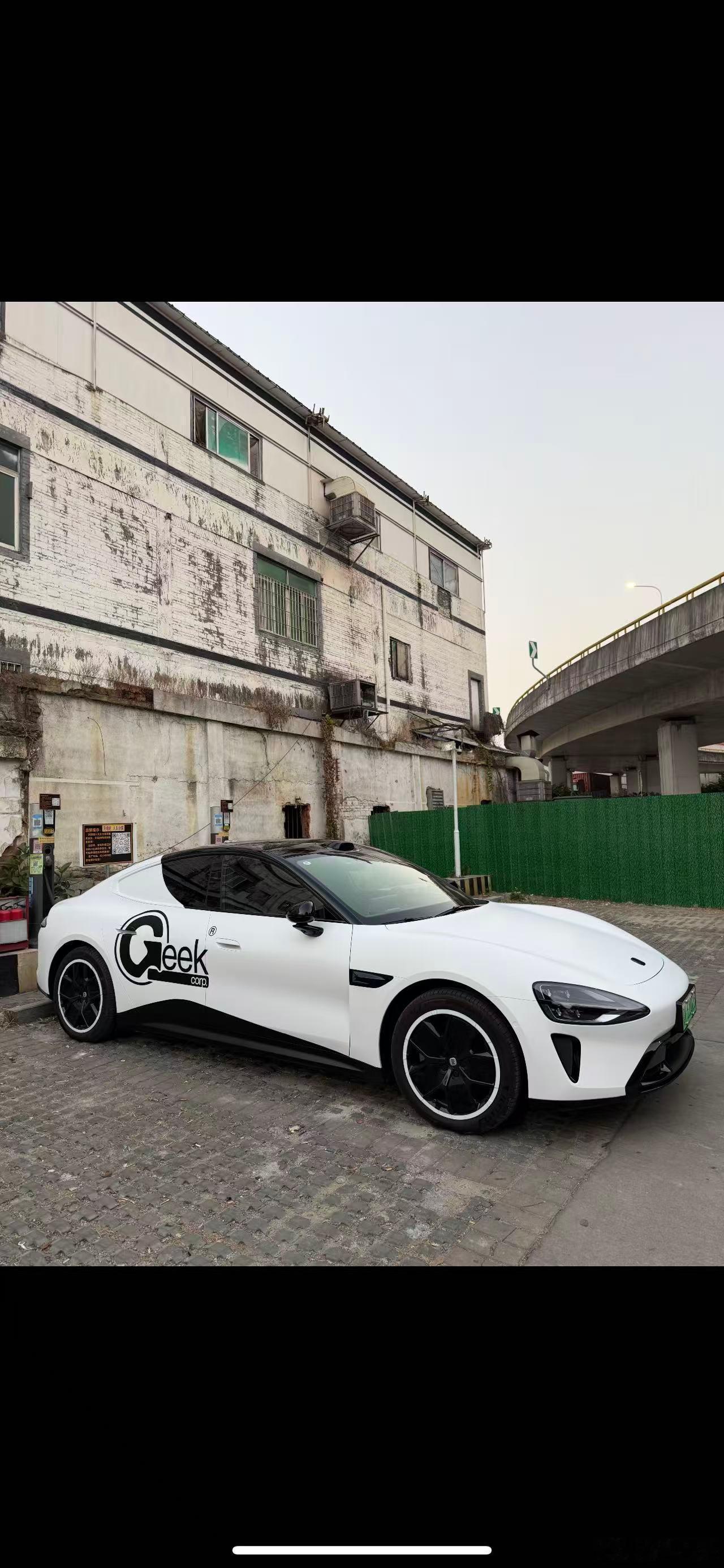 这台小米su7 也太有创意了