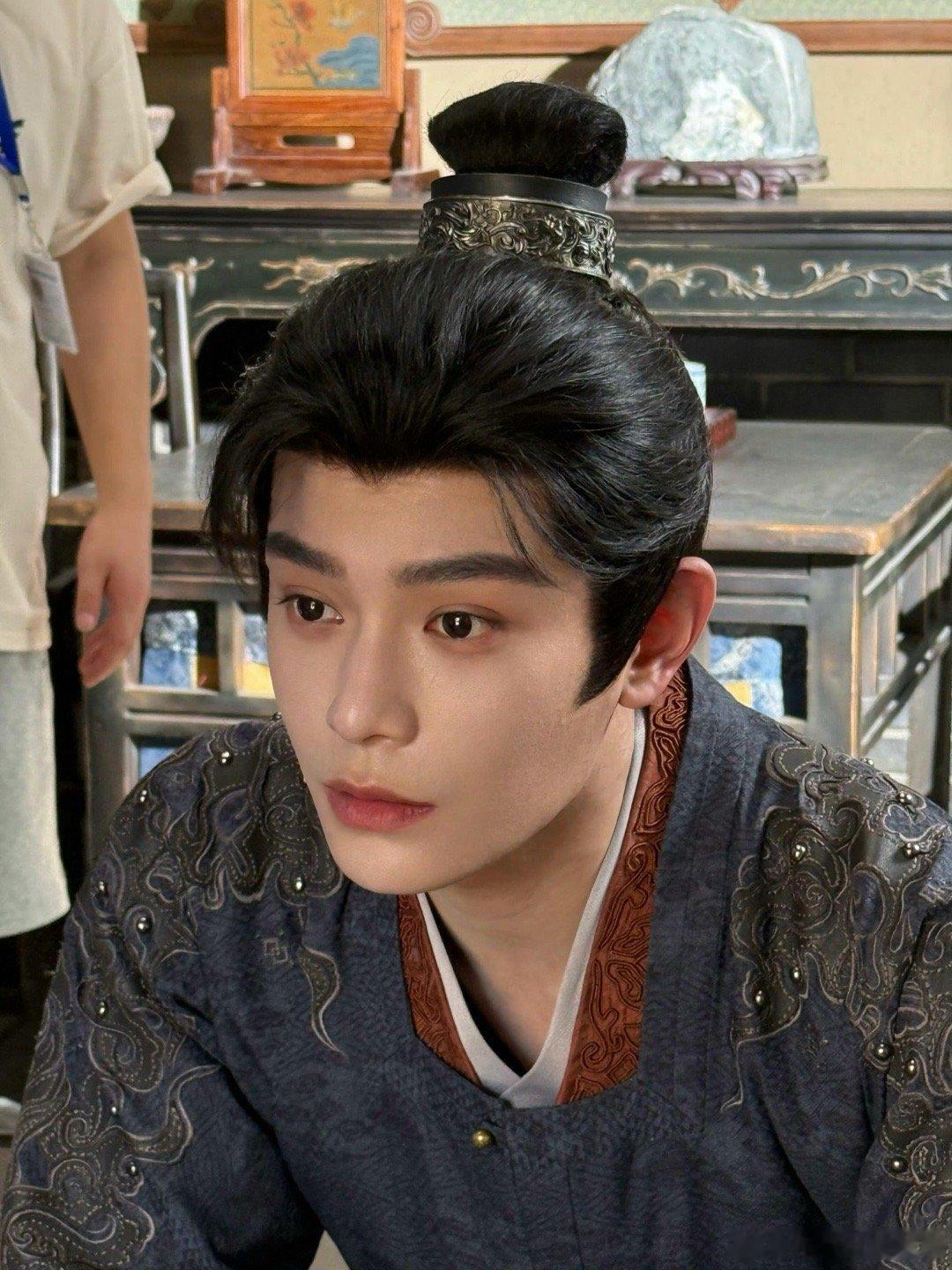 比起精修 我更喜欢实况里的你 充满活力自信 