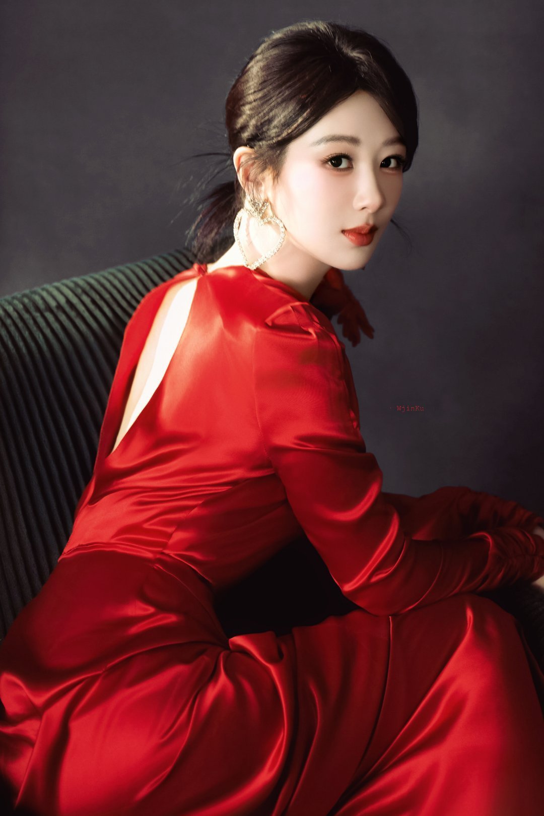 杨紫董竹君 无论哪个词，都及不上你半分的惊艳杨紫玉兰花开君再来