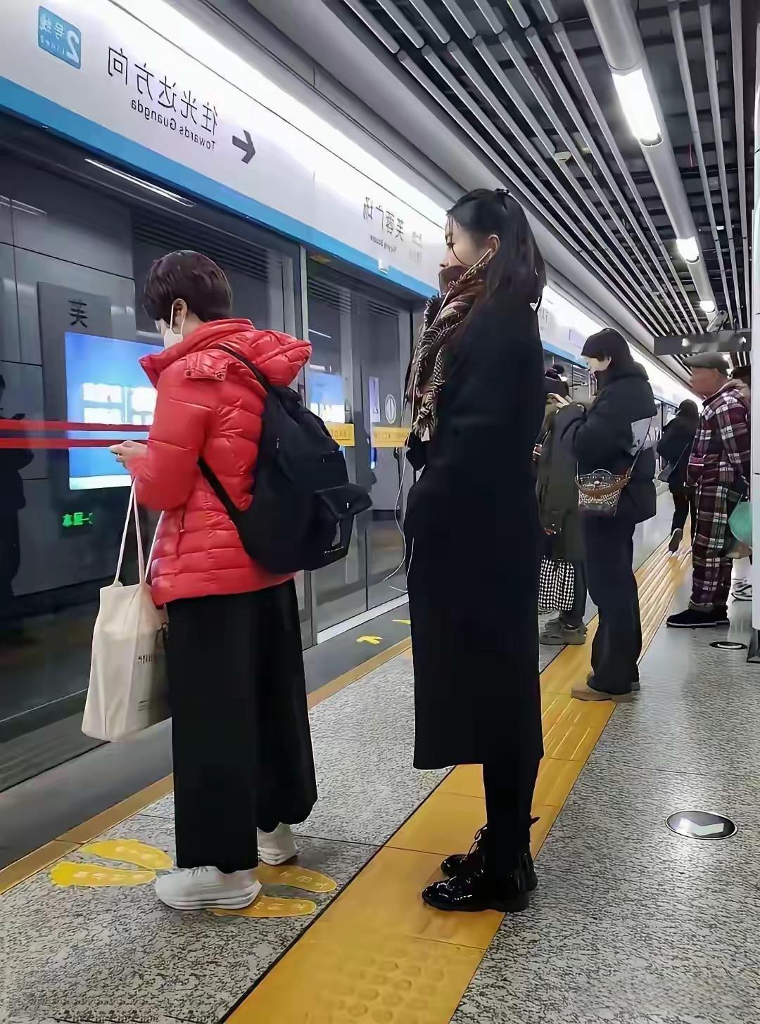 气质拿捏的不错