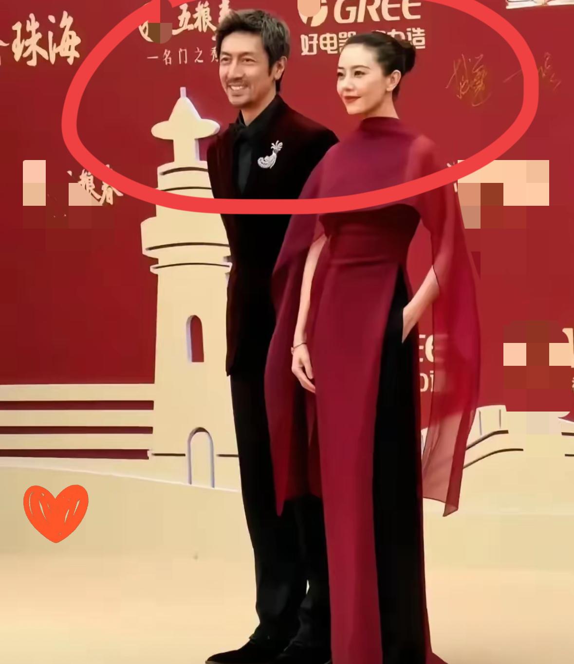 高圆圆有一个特别让人上头的优点，
可能很多女性都没注意到，
​​你看，虽然她都4