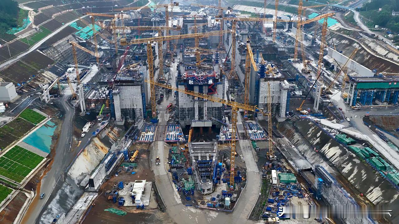 727亿砸出3个世界第一！平陆运河2026年底通航，西南人日的红利来了！
 
2