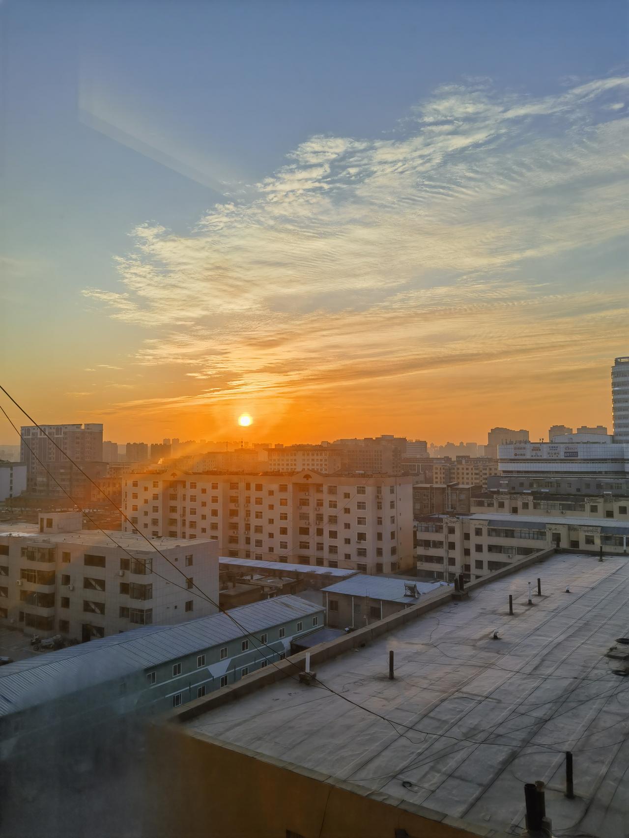 西北城市哪个发展潜力最大当然是陕西榆林市！请各位看看榆林市的日出朝阳！