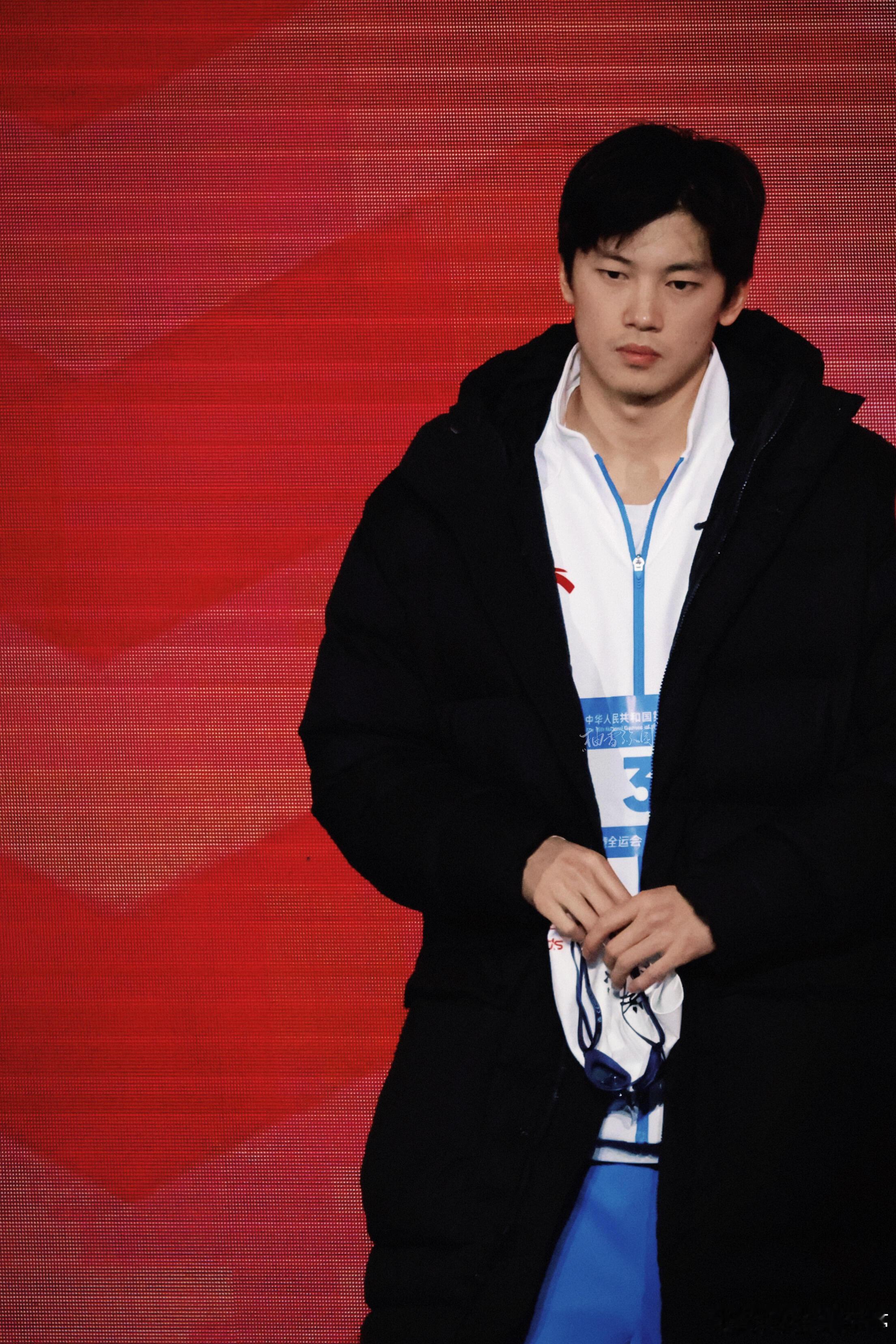 汪顺今天像燃尽修为苦撑宗门的大师兄，浙泳有种大厦将倾的感觉，不过它自找的，汪顺对