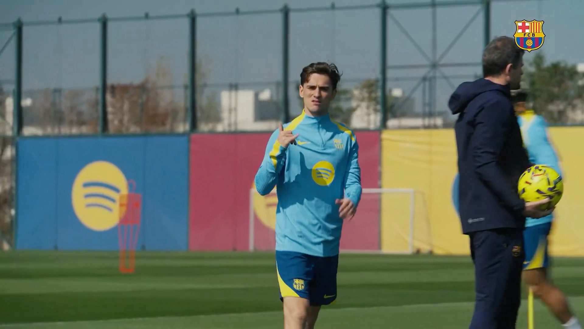 🤙🤙🤙距离在赛场上见到喜欢666的小加维的日子又近了一天💗⏳巴萨 🔴?