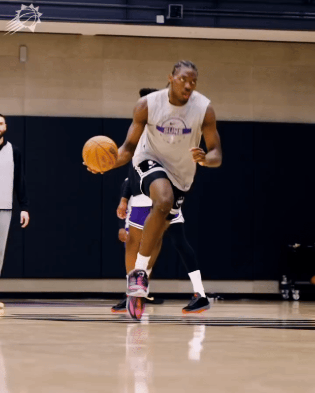 弗莱明的这记扣篮你给几分 👀菲尼克斯太阳 ｜旭日东升