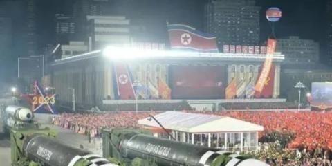 美国敢打 朝鲜 吗？答案是：几乎不敢！因为朝鲜不是 伊朗 ，伊朗最多打打 美军 