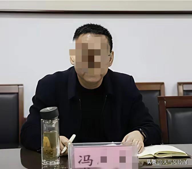 这个郭局长是不是感觉自己快完蛋了！不甘心，转头就拉着这个冯院长出来垫背的？这样两