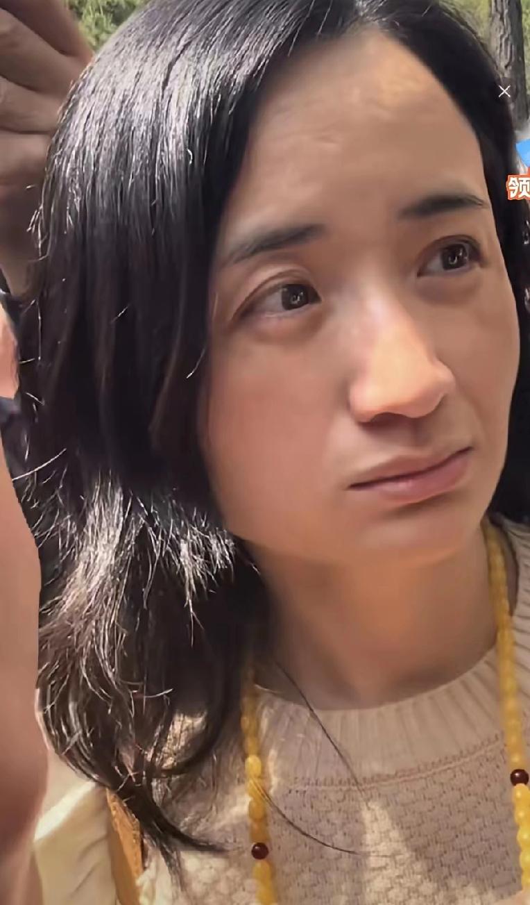 又一个大女网红雅典娜脱单了，找了一个小十岁左右的小吉哥哥，真的让人大跌眼镜。毕竟