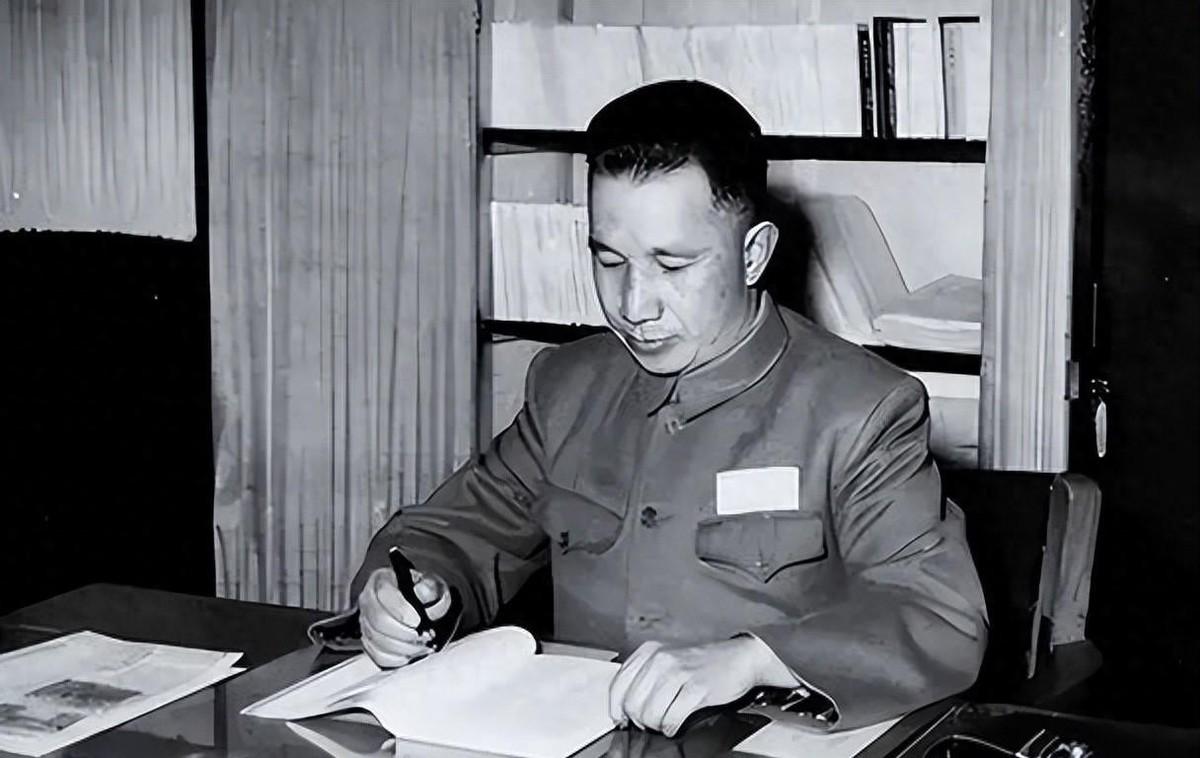 1984年粟裕去世后，南京军区副司令员面对楚青的请求，为何没有选择给予帮助？
1