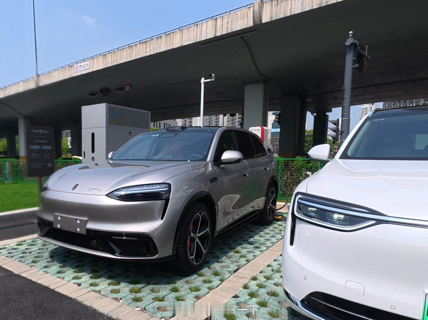 问界M6我试驾完毕，大家有什么想问的？智驾数码团