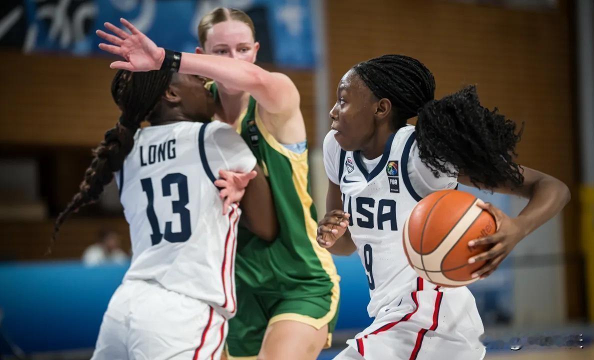 这支美国女篮称不上梦之队
北京时间7月13日凌晨2点15分，2026年U17女篮
