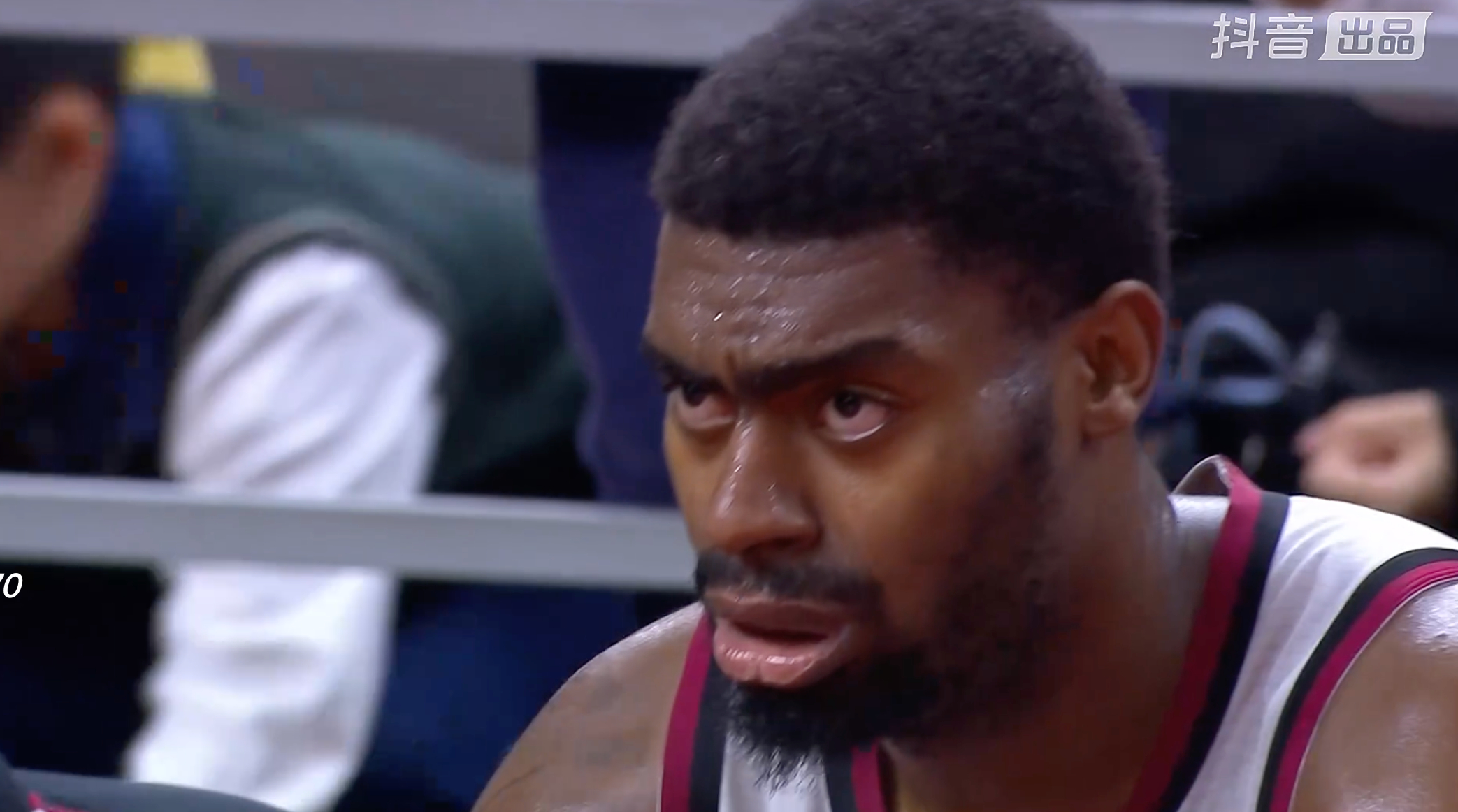 浙江稠州就认准了广东宏远的内线护框短板，达卡里约翰逊，能攻能抢能传，梦回巅峰……