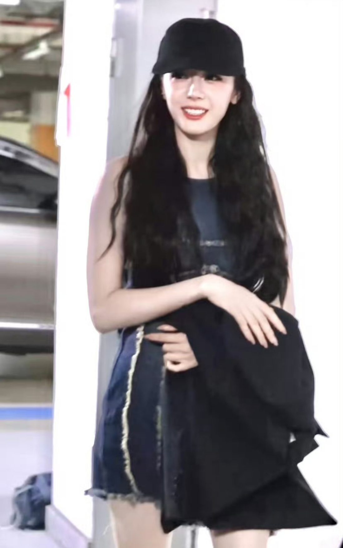 迪丽热巴羊毛卷look，我那么大一个邓妍主任，私下里是个可爱小女孩[么么哒][么