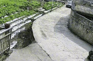 没有路感很可怕！
不能说你没能力拿到驾照!而是你没有路感。
拿到驾照，开上车了，