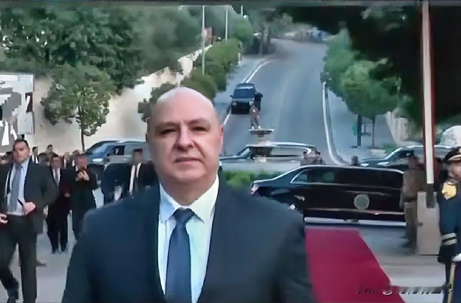 12月24日凌晨的最新消息速报，全都不容错过，第十一条：黎巴嫩军方将完成解除含真