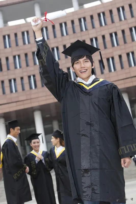 每年一千多万大学毕业生如何就业? 每年一千多万大学毕业生就业确实是个大问题。其实