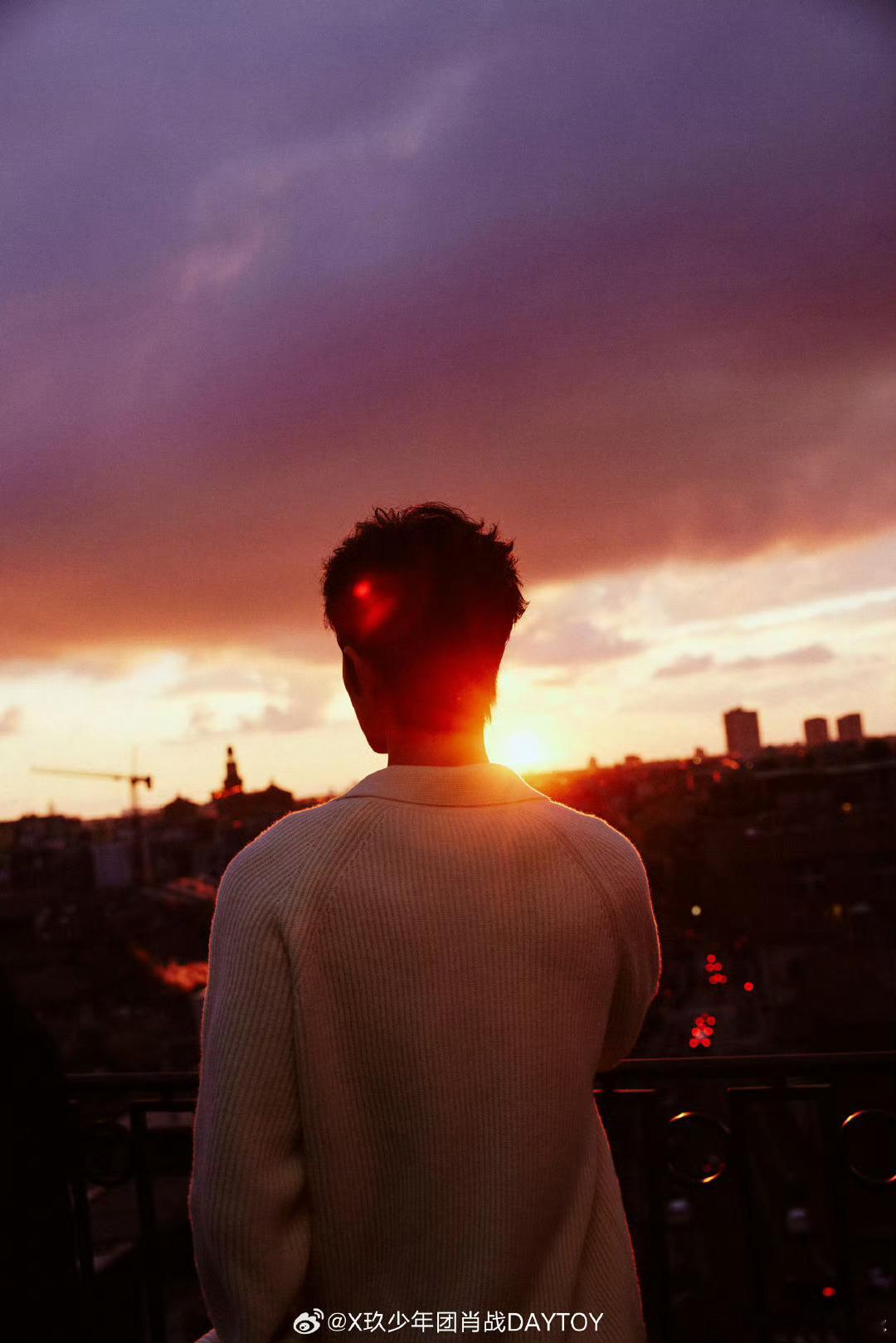 #肖战戒碳水##肖战还在戒碳水#肖战发文说戒碳水计划功亏一篑，肖战居然还在戒碳水