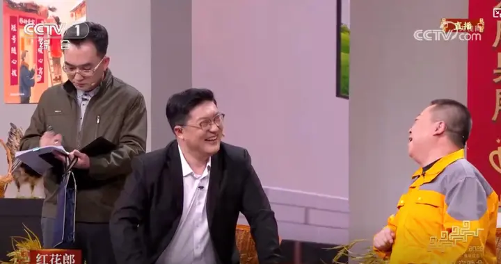 讽刺拉满的春晚小品，尺度不小