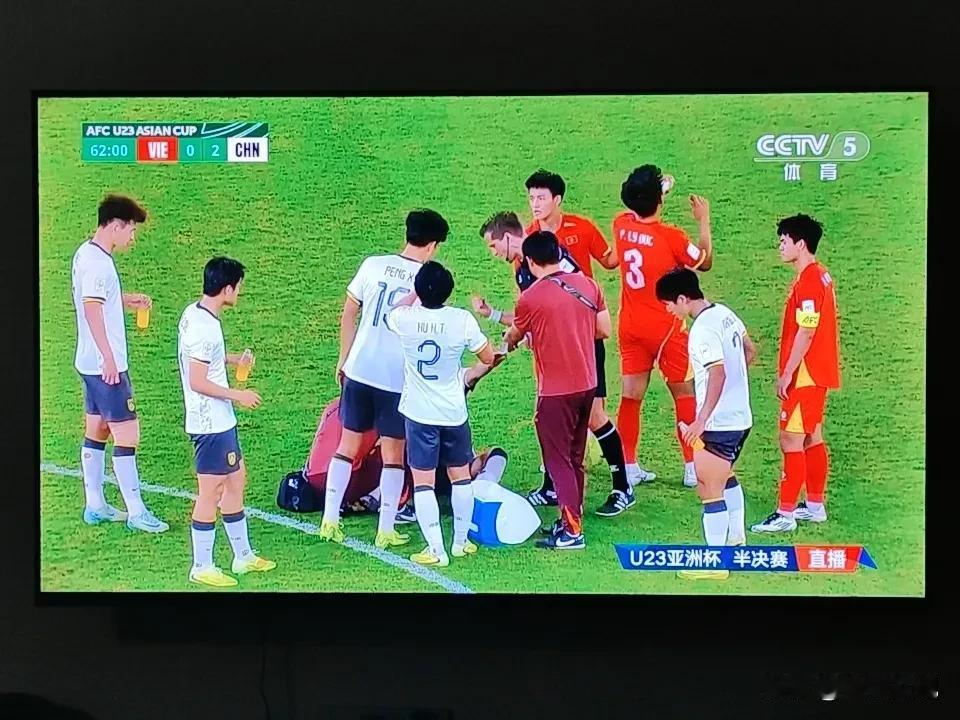 中国队U23创造又奇迹了！下半场一开始连进2球，2：0领先了！
        
