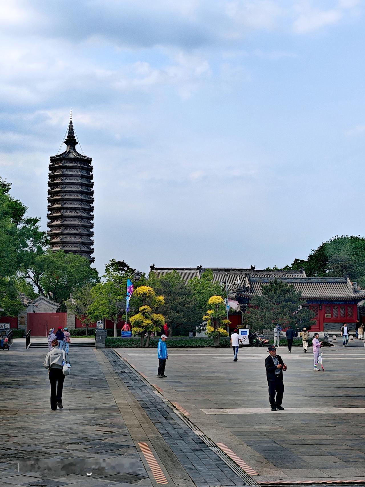 北运河的“三庙一塔”，那可是通州大运河的标志性景观。“三庙一塔”指的是佛教的佑圣