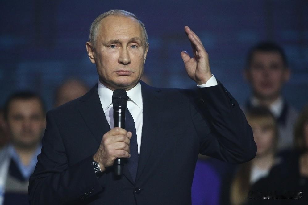 “我开始更少开玩笑，几乎不再笑了。”当普京在马拉松式的年终记者会上谈及俄乌冲突如