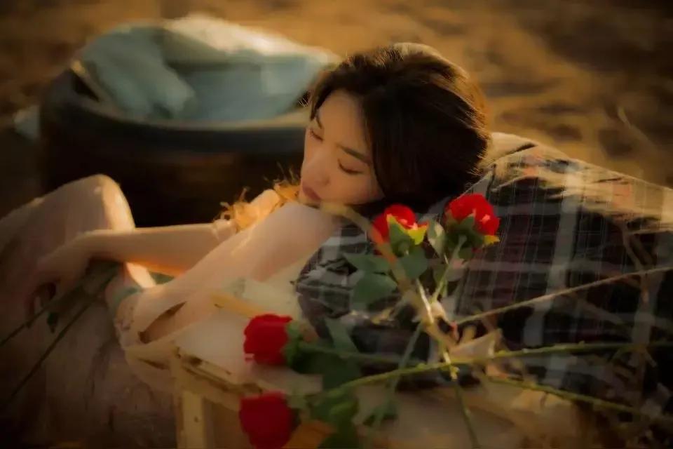最近脑袋严重真是不够用，梦里的事一律记不清。记得以前做梦时，经常梦里的人或者事记
