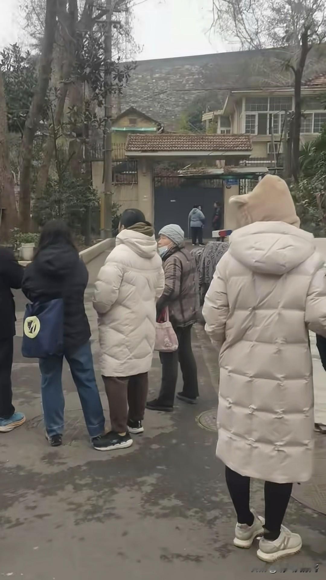 人被带走了，房子成了网红打卡地