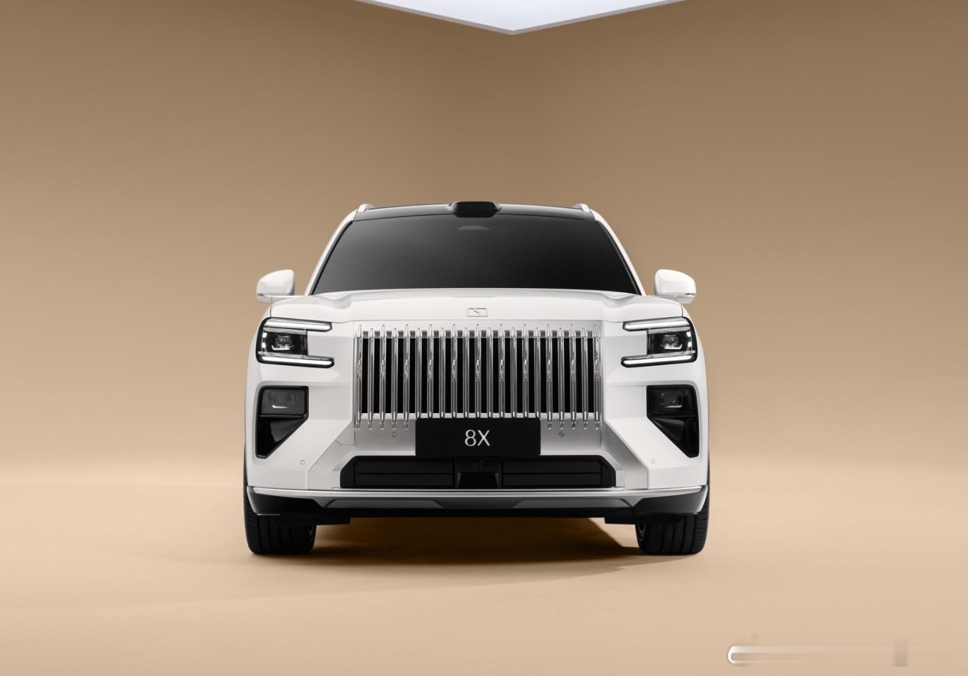 极氪8X预售37.68万起  有几个亮点：900V高压架构，匹配6C超快充电池组