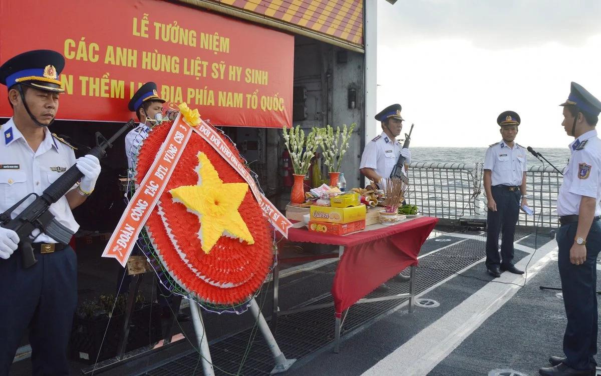 越南海岸警卫队与美国提供的M16A2