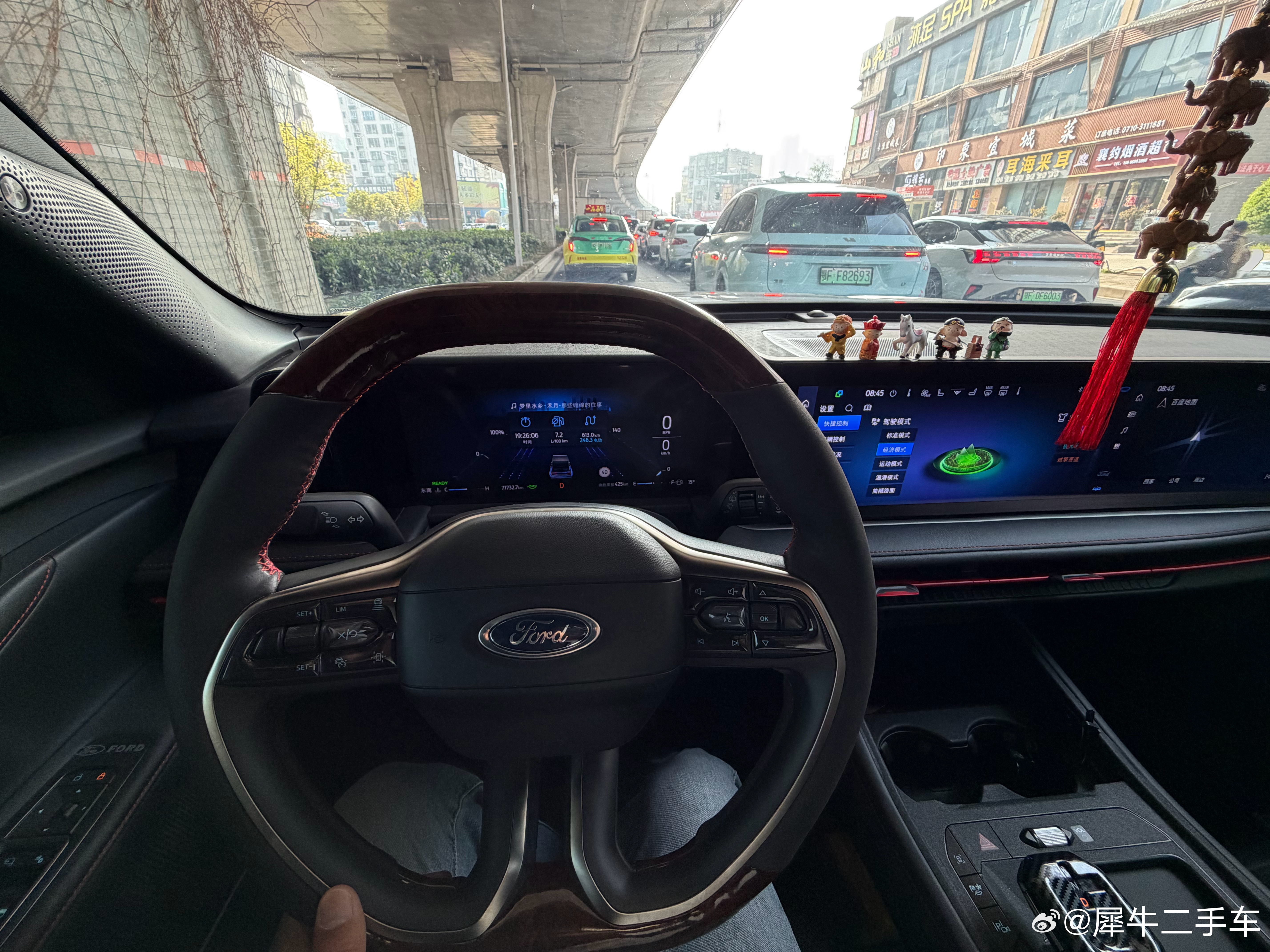 还是开大车爽啊坐姿高，视野开阔，感觉能装逼怪不得古代皇帝轿子搞那么大，要那么多人