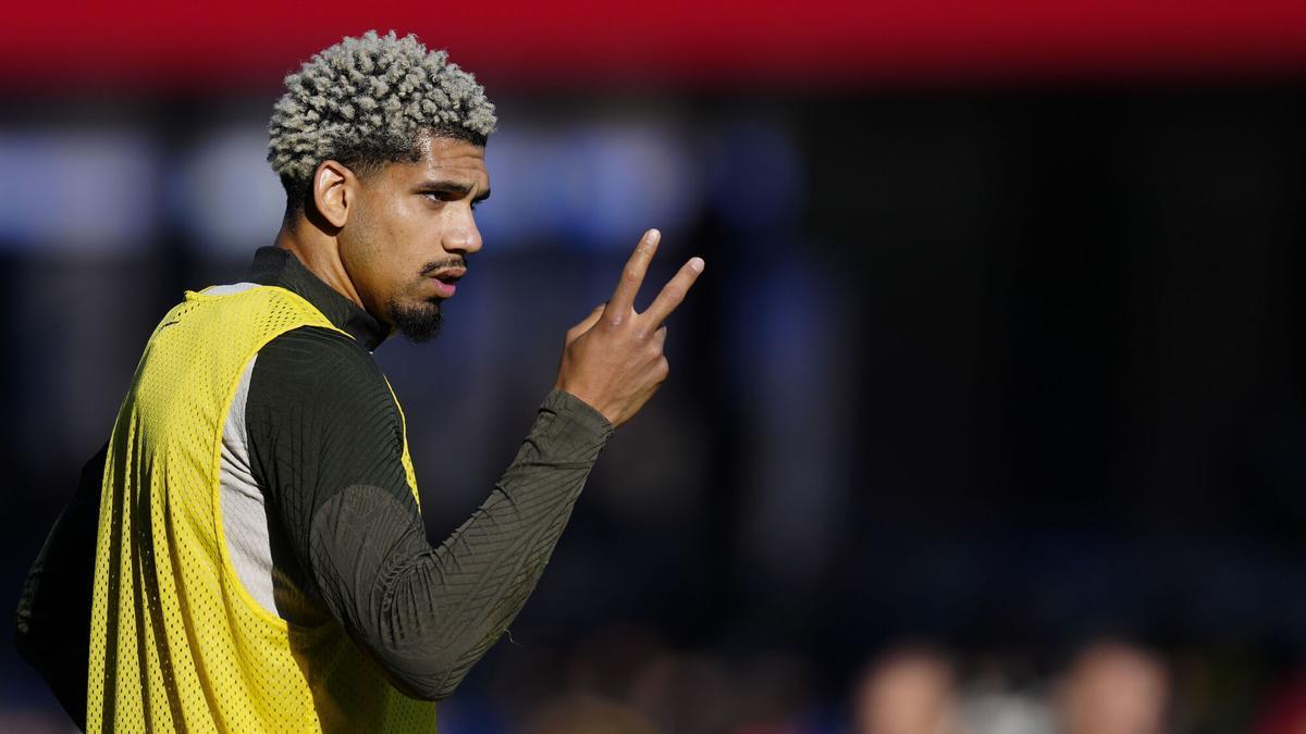 国外俱乐部对球员的照顾，到了无法想象的地步。比如巴萨球员阿劳霍没有伤病，只说自己