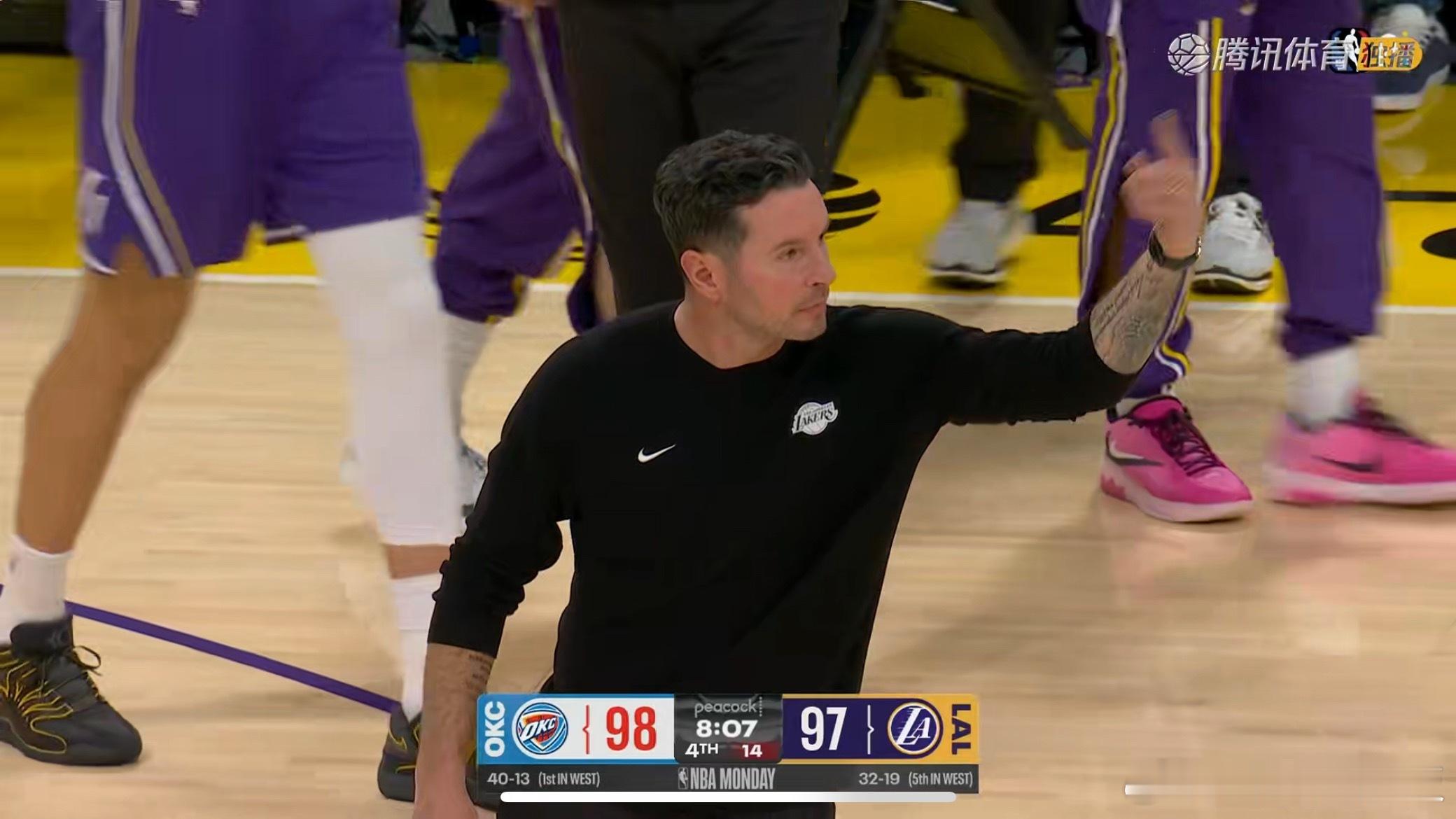 湖人使用第二次挑战，和雷霆比赛对抗真的大雷霆vs湖人