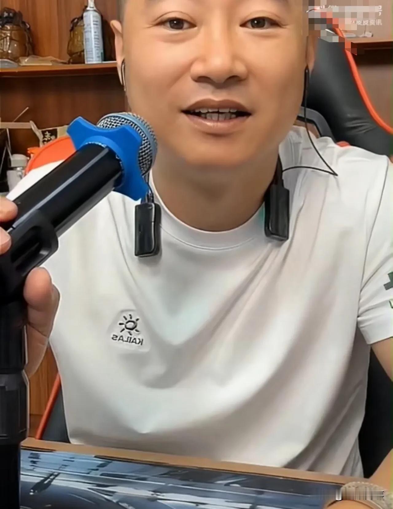 九天说如果给巴扎黑整急眼，爆出来的事很多！

      巴扎黑不回家因为小冠军
