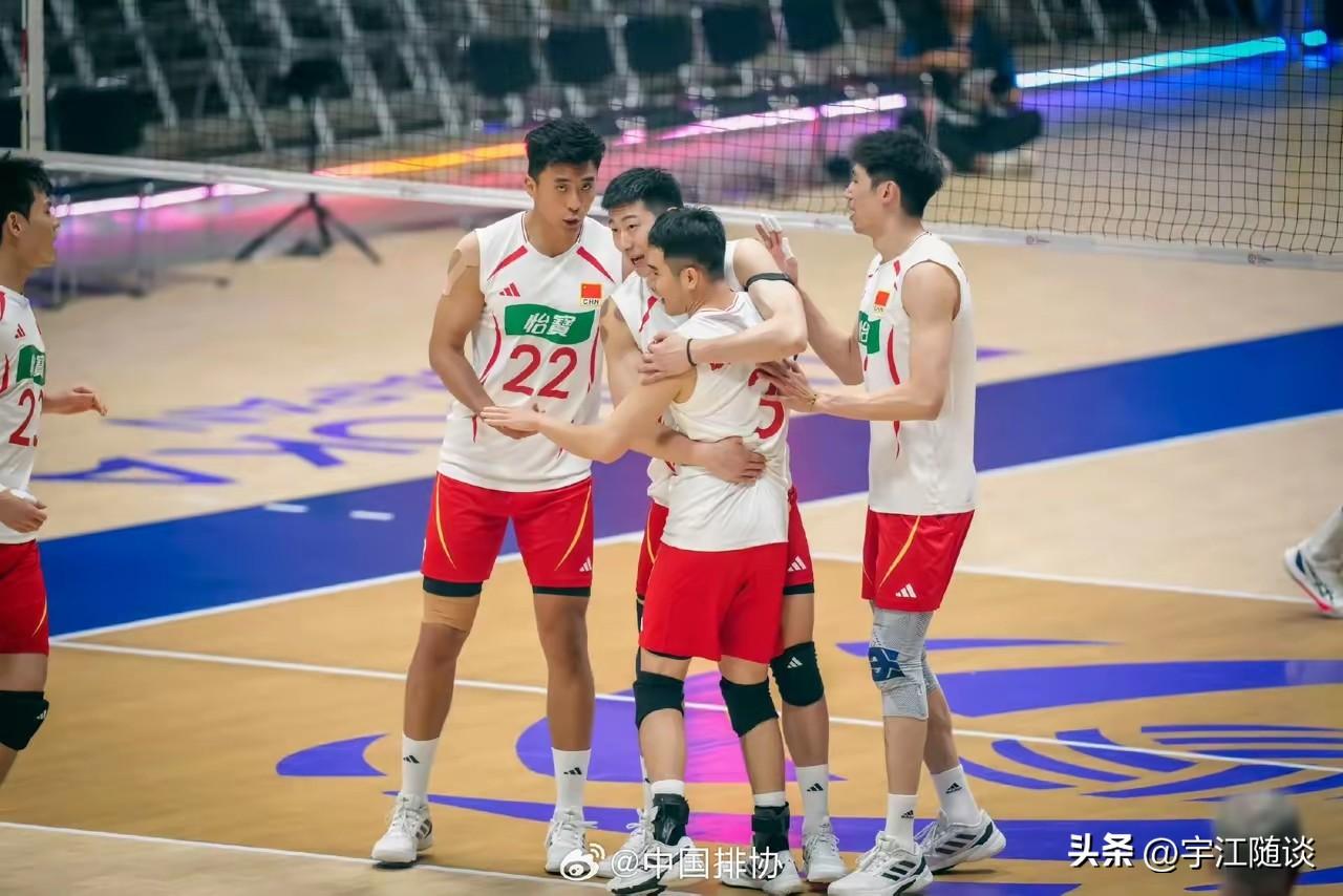 目前中国男排的真实实力分析：

亚锦赛上，中国男排1:3被韩国男排逆转，所有球迷