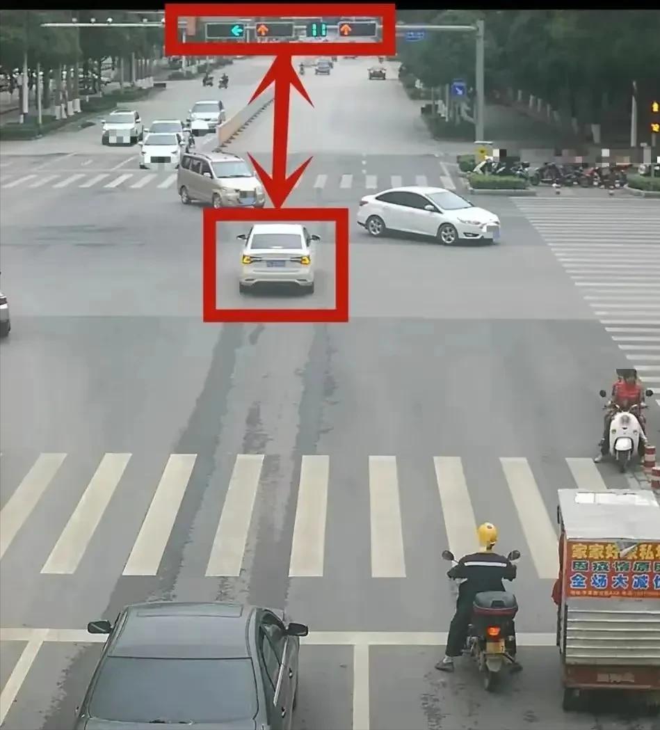 "不配做人！"广东，网约车司机为救犯病婴儿连闯三个红灯，被扣18分，600元罚款