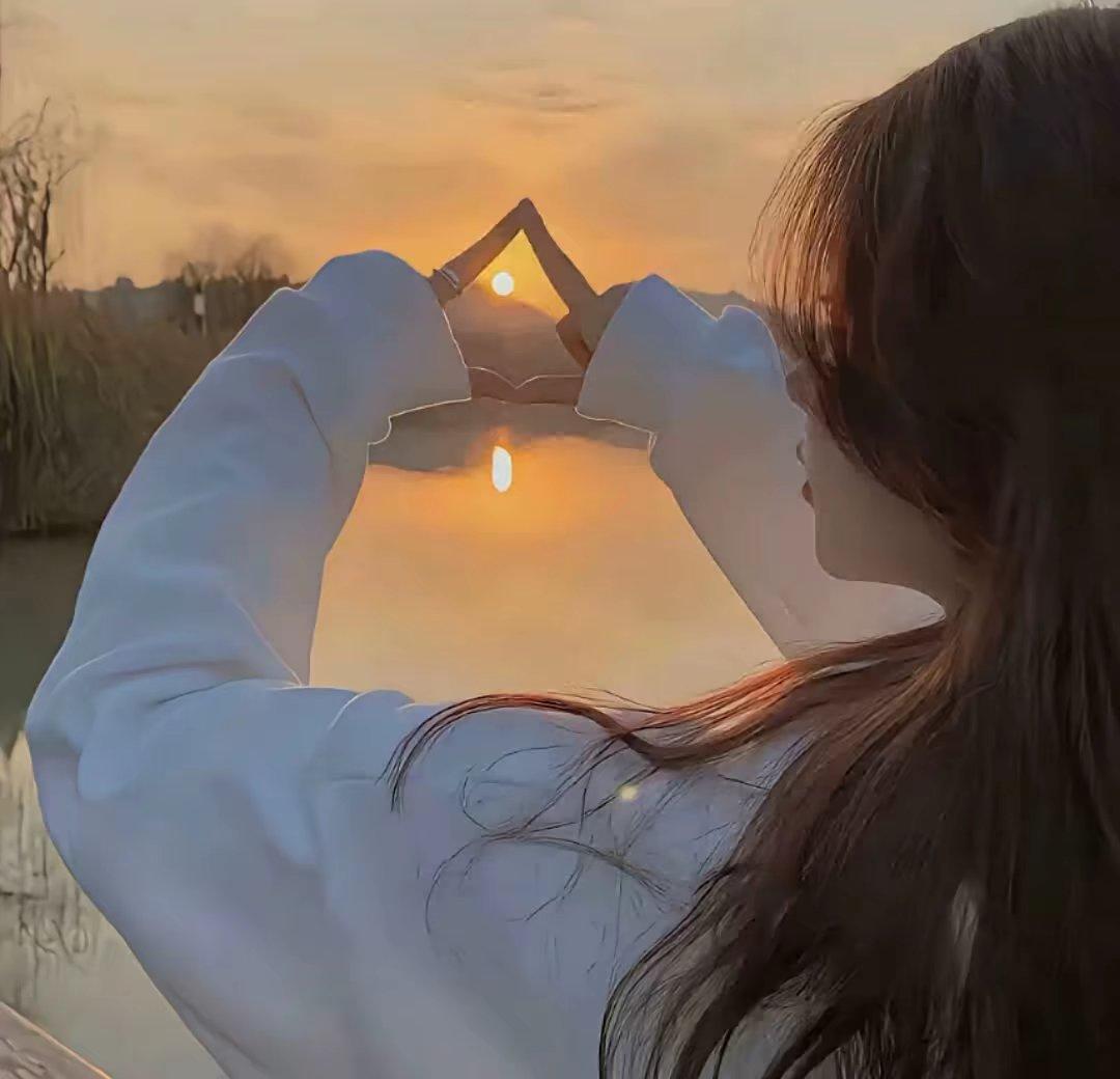 我每天都是6点起床，做早餐，扫地，喂鸡，淋菜，匆匆忙忙吃早餐上班，这就是我一天的