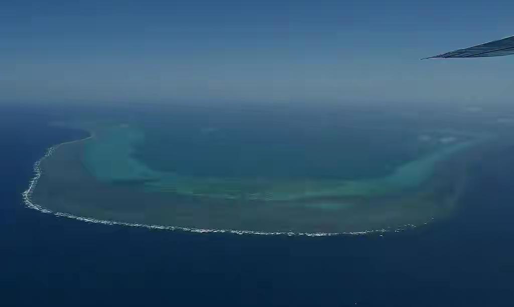 菲律宾在南海接连上演“侵权秀”“真人秀”，暴露其蚕食南海岛礁野心不死，中方始终保