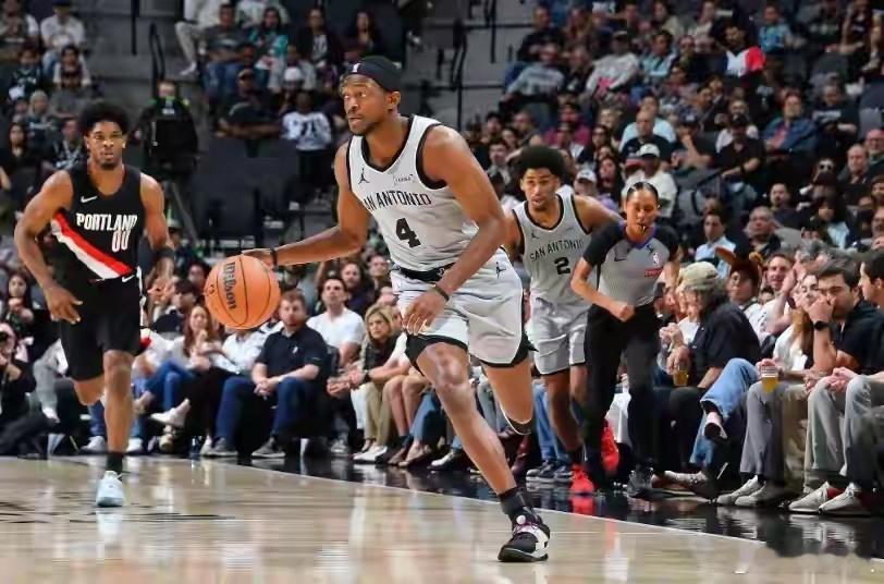 开拓者11人轮换没有杨瀚森，开拓者101-112不敌马刺开拓者vs马刺 北京时间