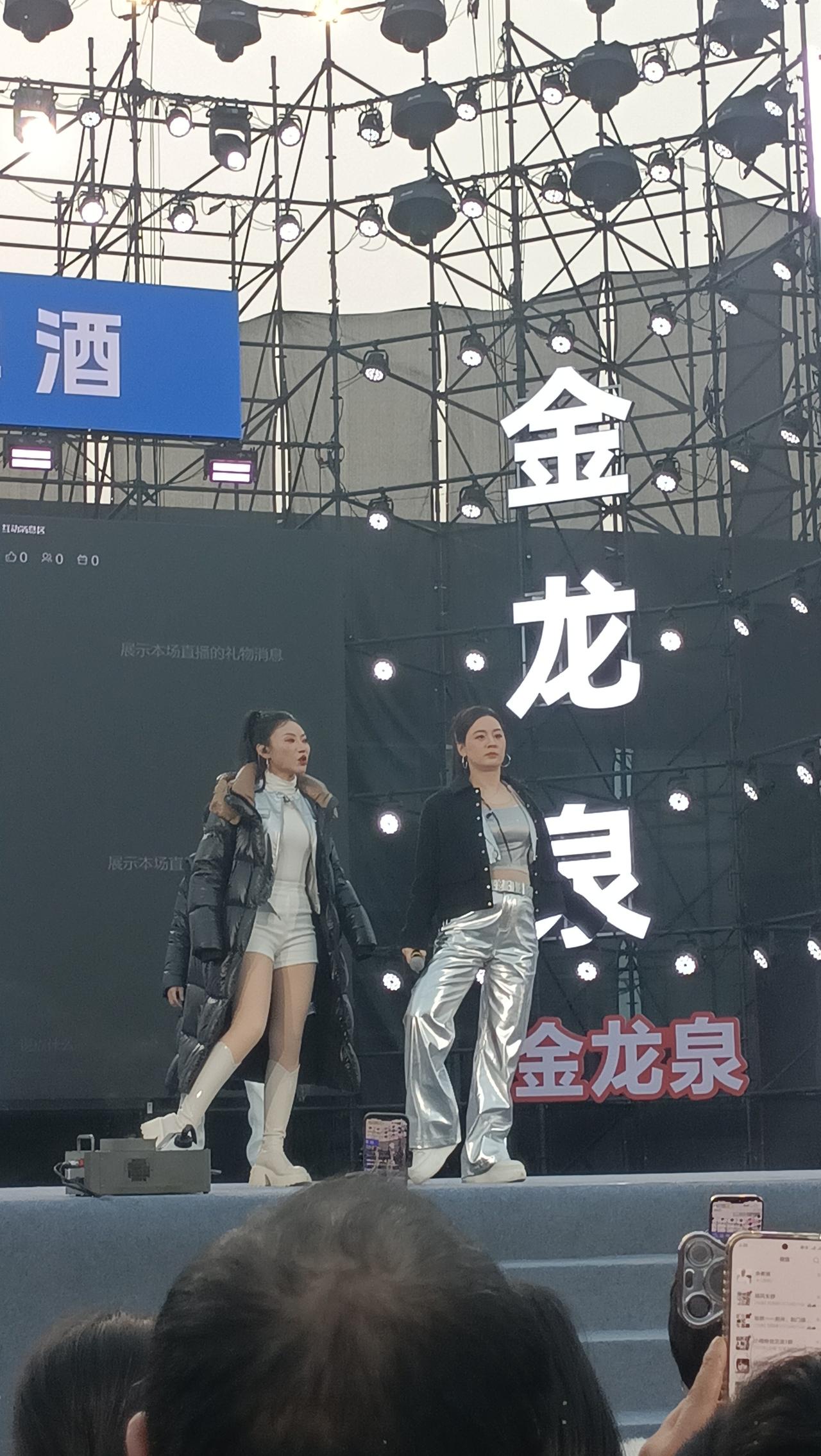 欢迎唐艺大舞台来荆门啦！来宣传推广我们大荆门。人气爆棚啊！连续三天，天天人山人海