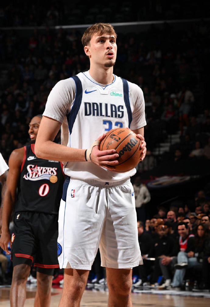 网页链接弗拉格谈到了如何克服新秀墙，“我为自己能够保持自信和沉着而感到自豪。我从