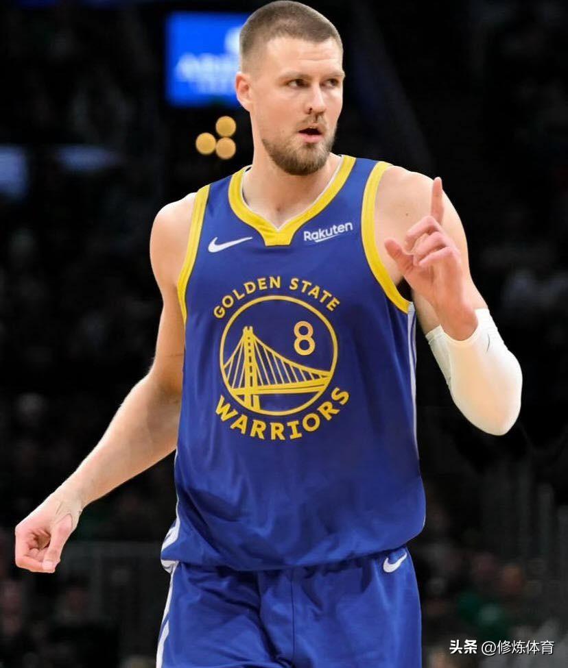 交易得到波尔津吉斯，勇士总共有4名内线轮换：

1、波尔津吉斯——30岁，身高2