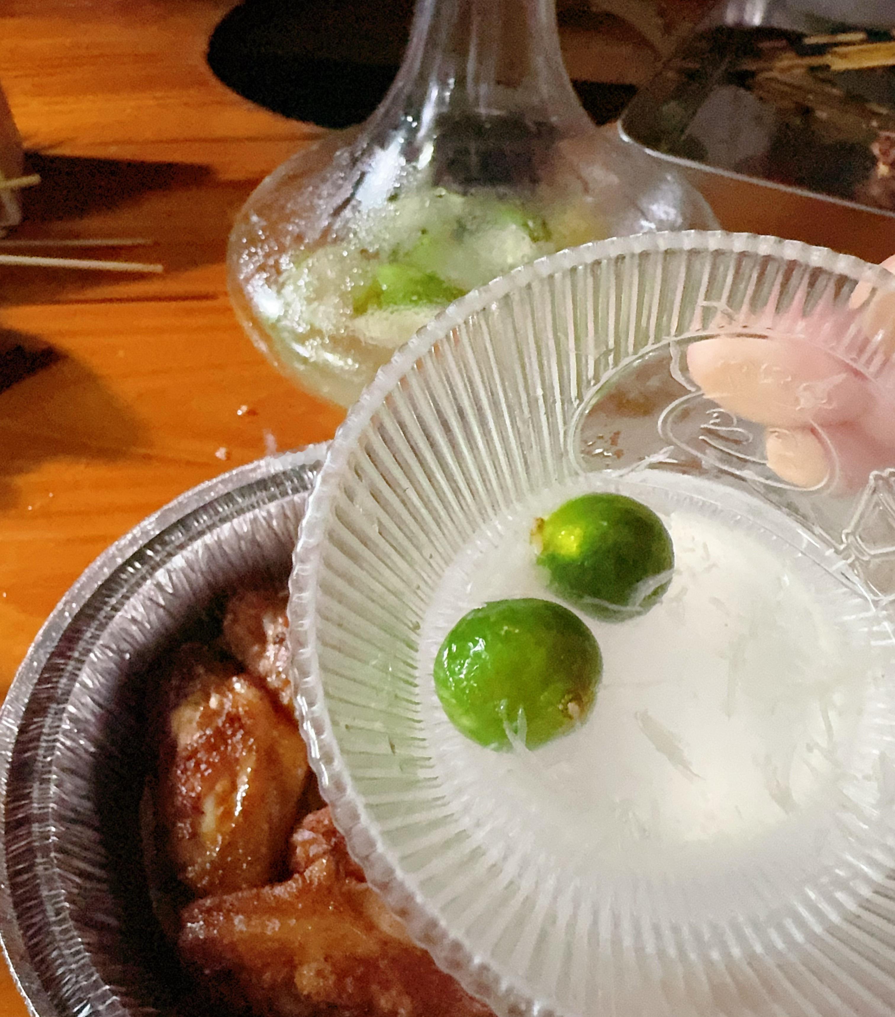 家庭版自制烧烤(๑•̀ω•́๑)🍢，味道还可以。补光灯当照明，我也是个天才，鸡