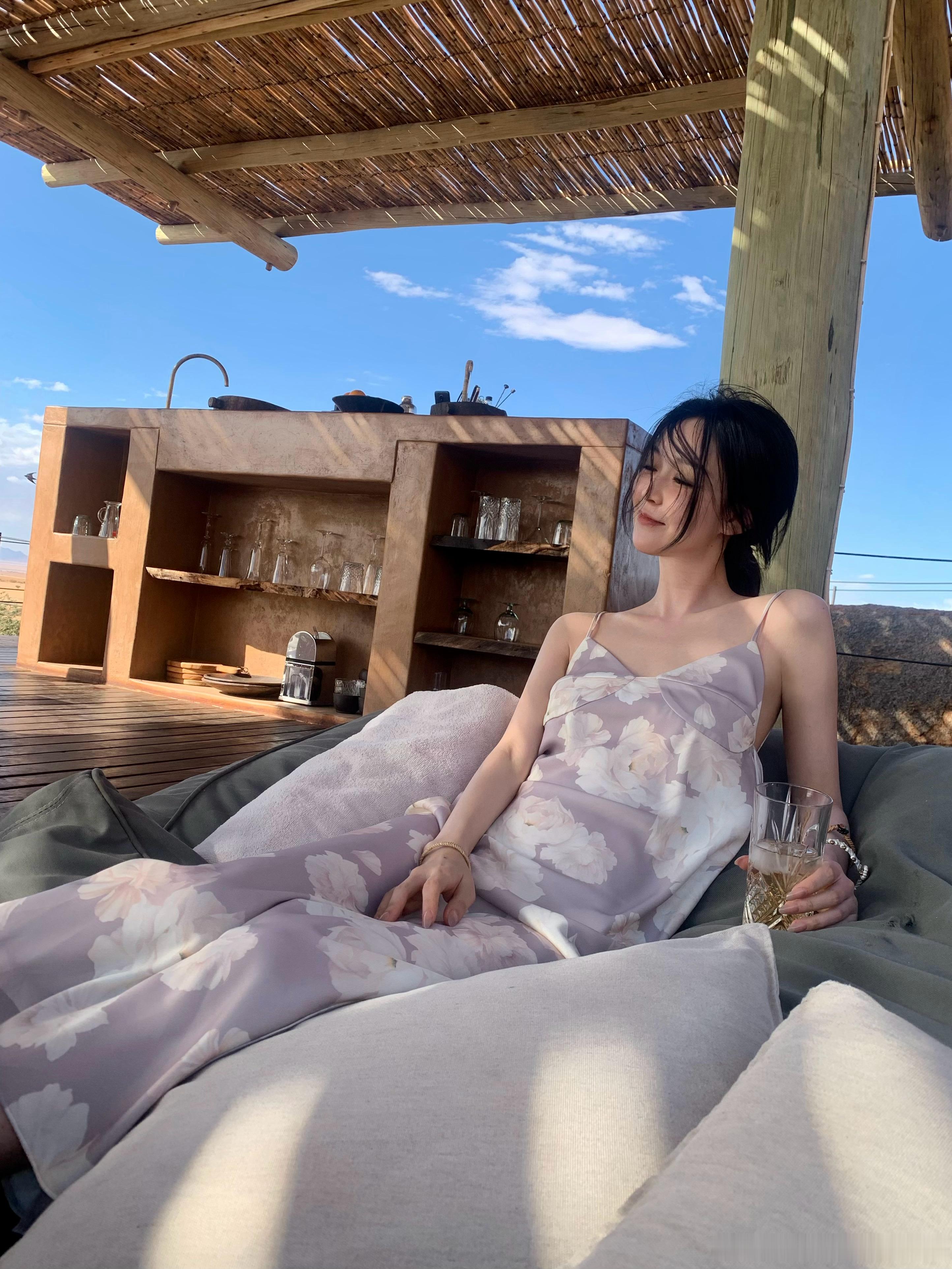 再来一组[嘻嘻] 素材不够反复凑  ​​​