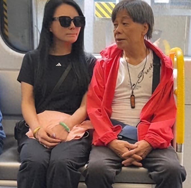 梁小龙去世早有预兆，关门弟子爆料3个“不良爱好”，都是催命符！梁小龙在病床前坚持