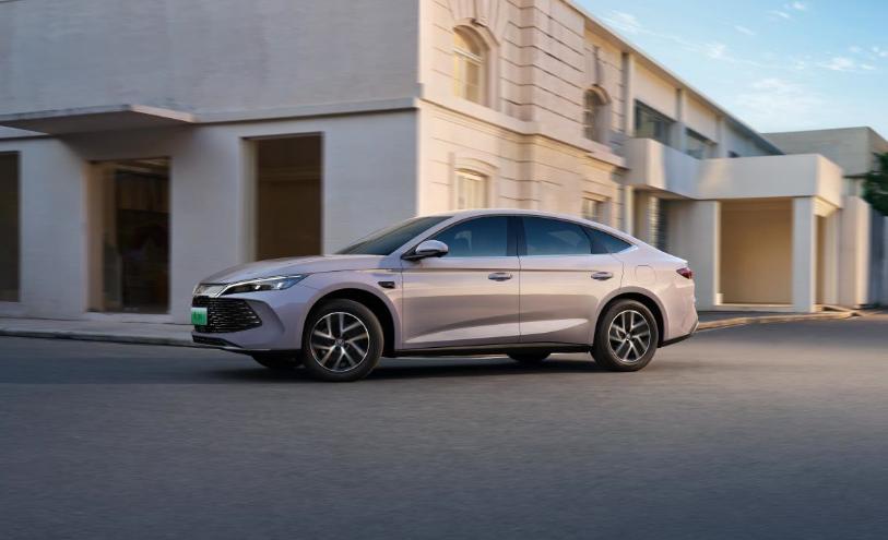 2026款秦L DM-i已经正式上市啦，只要在11月30日前购车，起步价直接来到