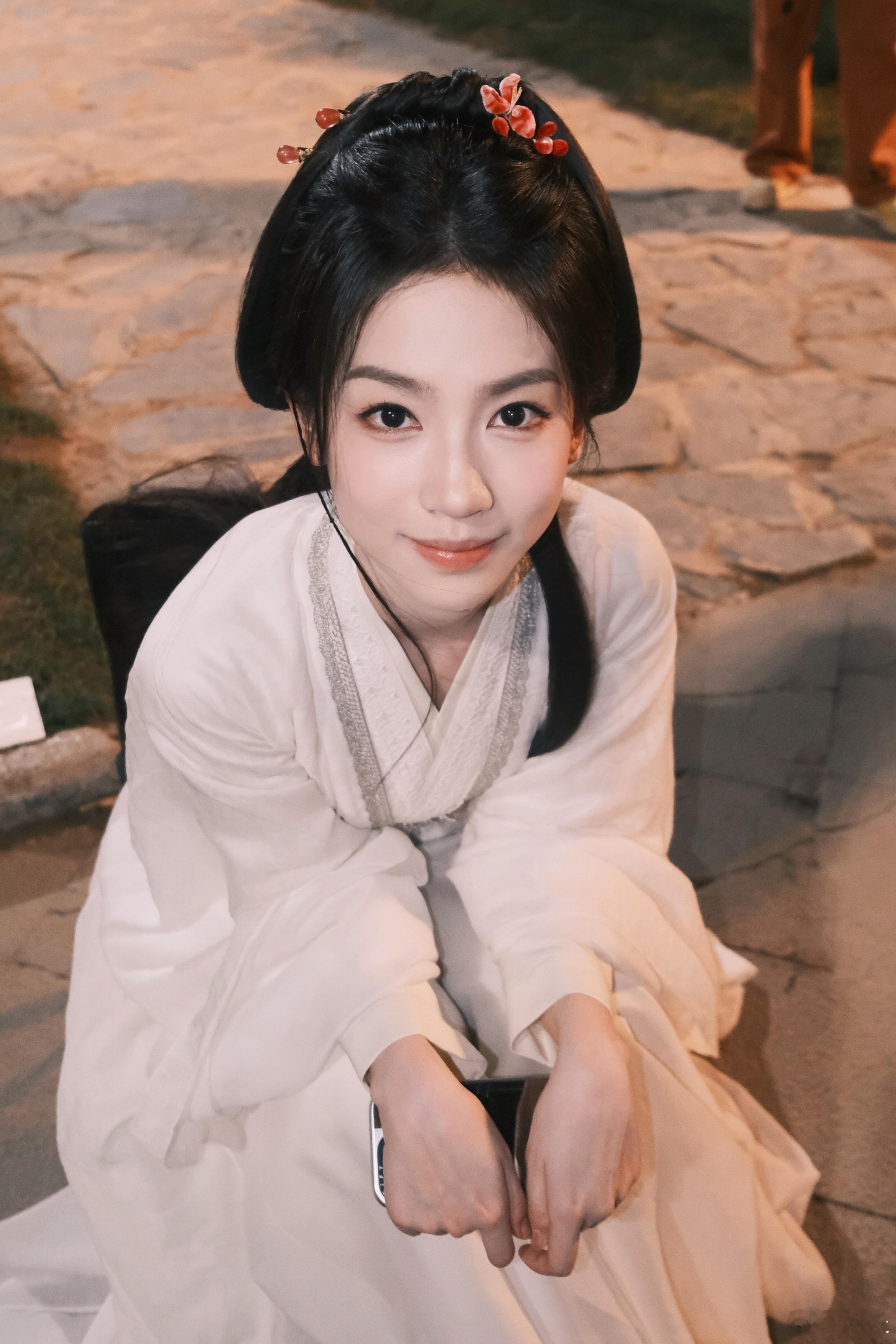 刘梦芮把萧荧公主的偏执和可爱平衡得恰到好处，抬眼时的疏离感、蹙眉时的怨气，还有遇