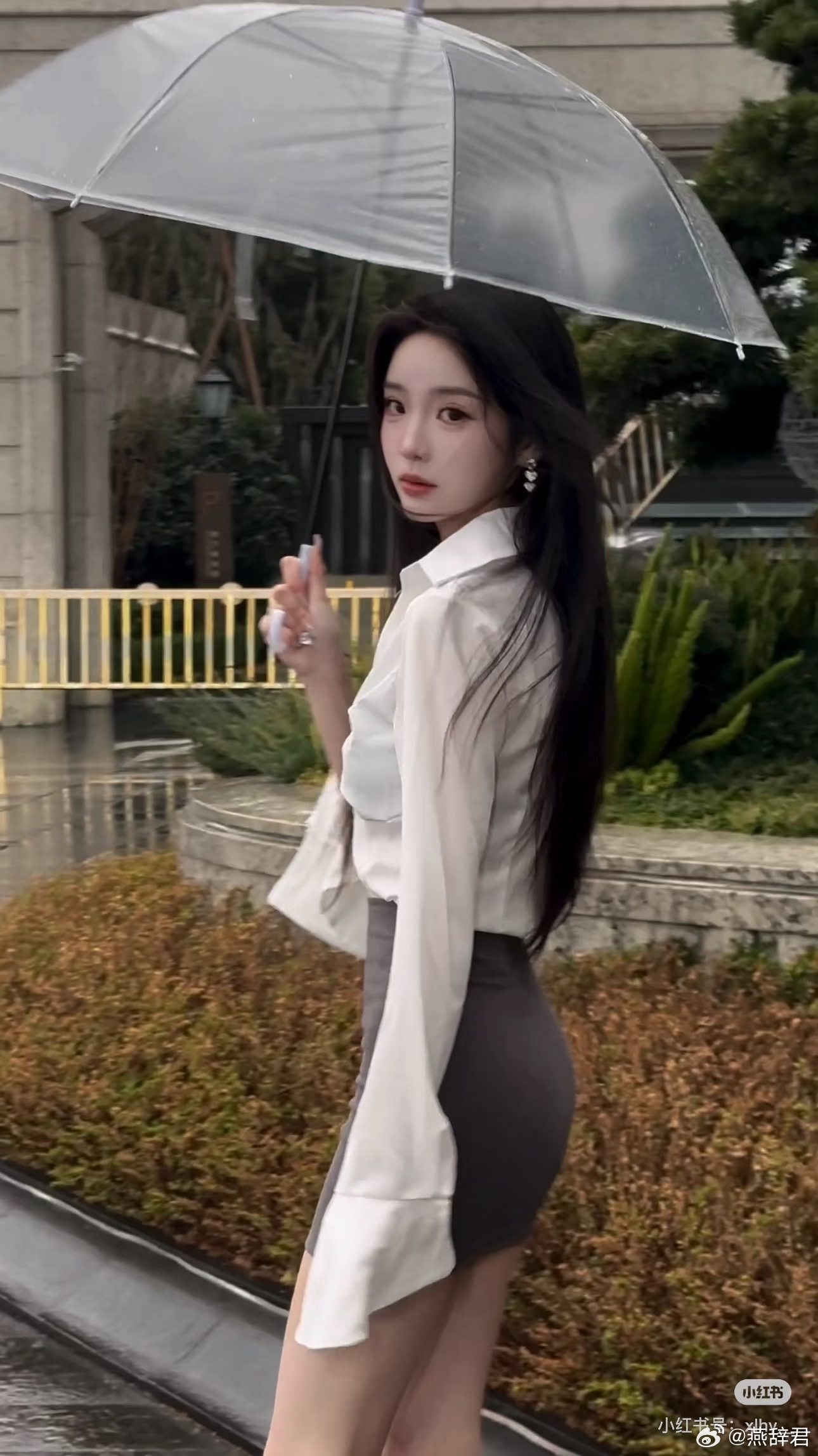 据熊掌户外负责人国民大舅哥的爆料，这次刀区团播将会有一个700万的人气女网红助阵