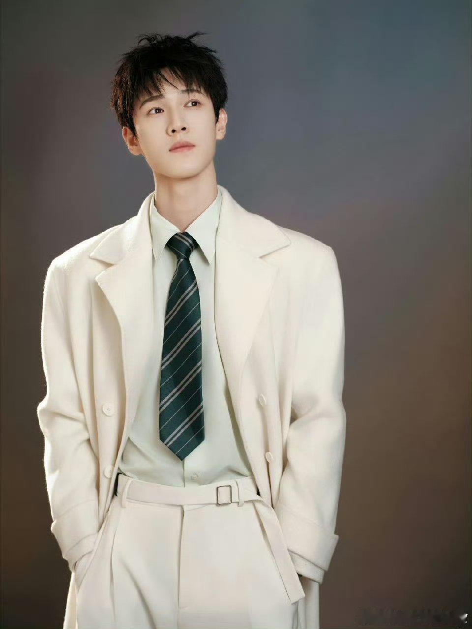 李昀锐跨年练舞vlog，李昀锐跨年练习室全记录来袭，谁懂这个小林的认真程度啊李昀