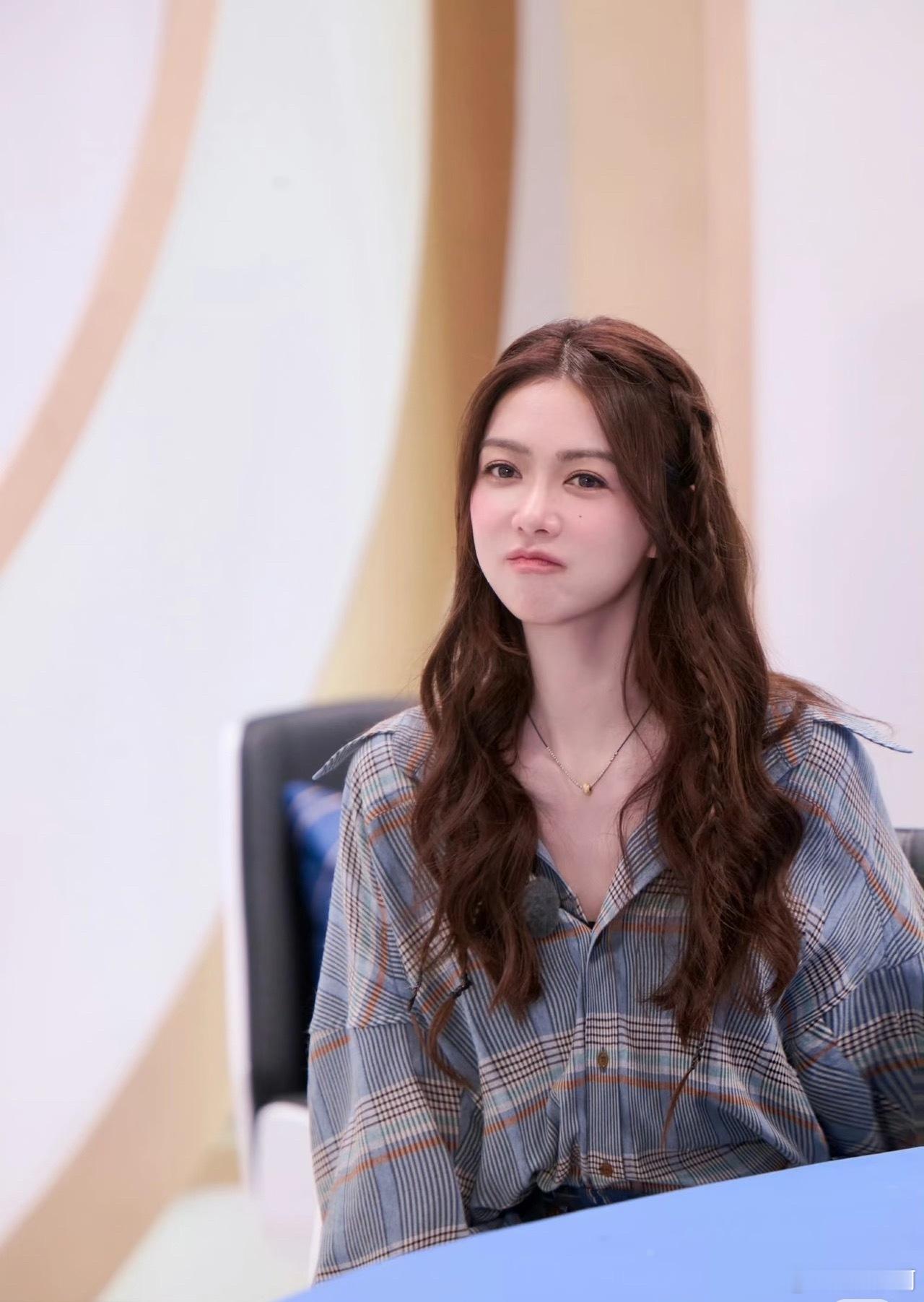 薛凯琪这状态真的绝了，越活越少女，一点不刻意，看着就特别舒服。薛凯琪 少女感以前